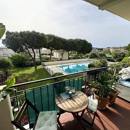 Superb In Provenzal With Pool * Αντίμπ