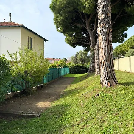 Superb In Provenzal With Pool