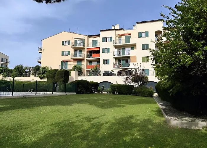 Superb In Provenzal With Pool