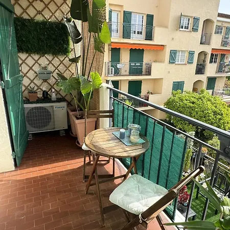 Superb In Provenzal With Pool أنتيب