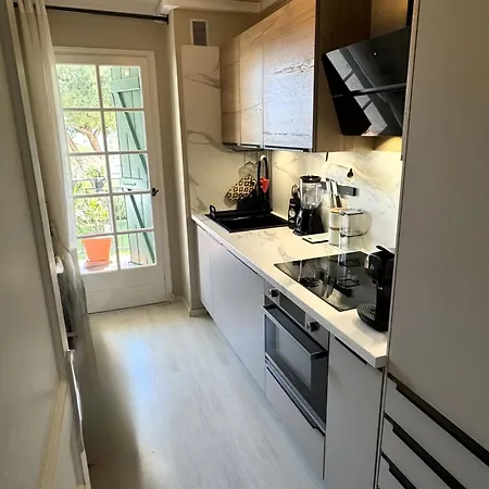 Superb In Provenzal With Pool Apartmán