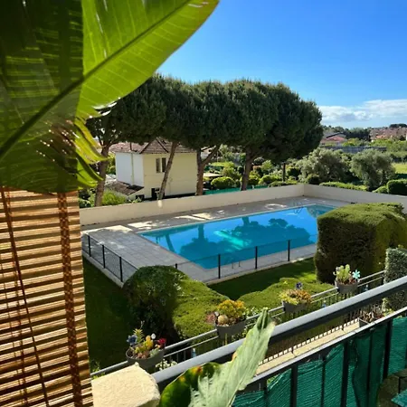 Superb In Provenzal With Pool شقة