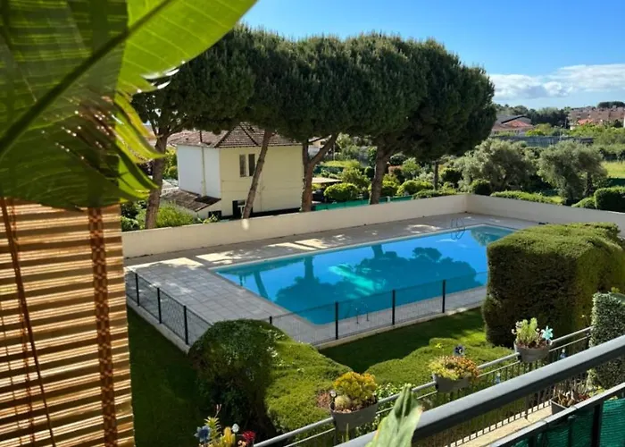 Superb In Provenzal With Pool Daire